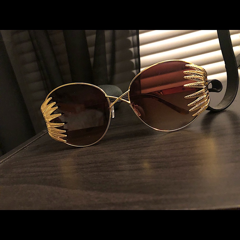 Gold trim shades